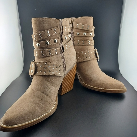 Women's Madden NYC Kalleen taupe ankle boots - Size 6M - Picture 6 of 9